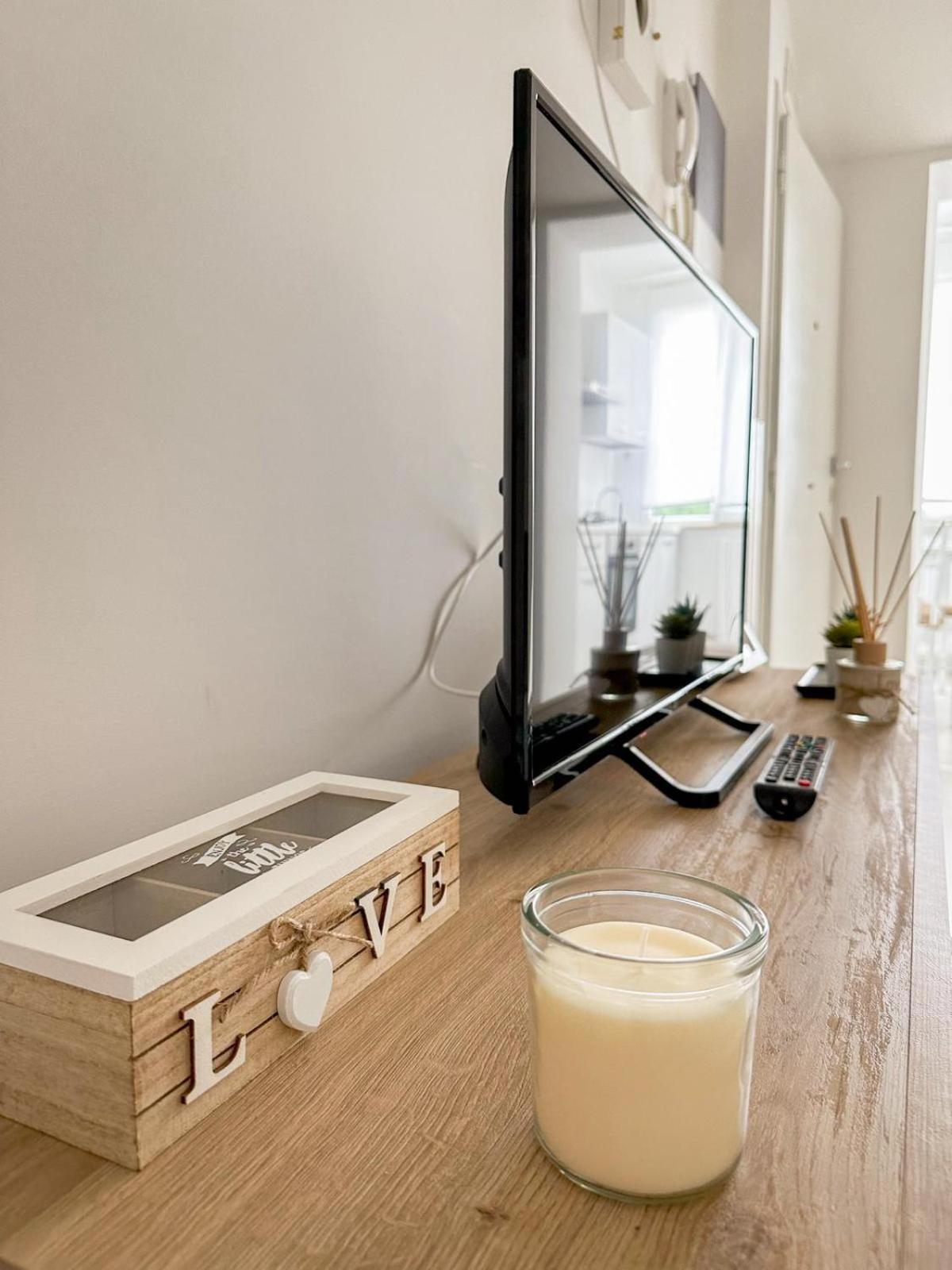 La Via Del Castello Apartment Castelferretti ภายนอก รูปภาพ