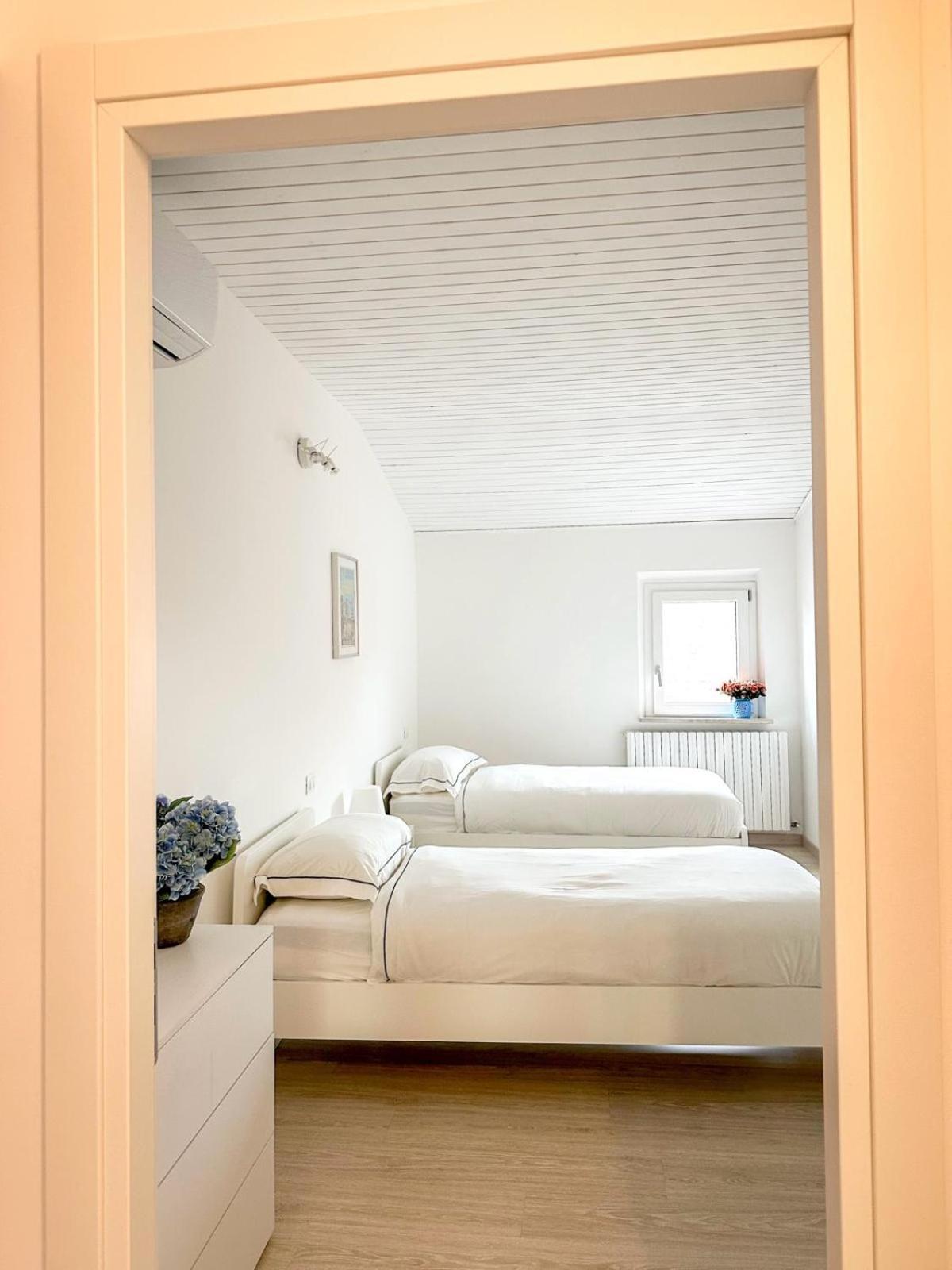 La Via Del Castello Apartment Castelferretti ภายนอก รูปภาพ